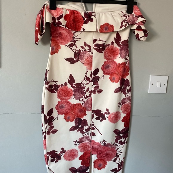 Parisian Collection size 10 White Off The Shoulder Bardot Floral Pencil Bodycon - Picture 12 of 15